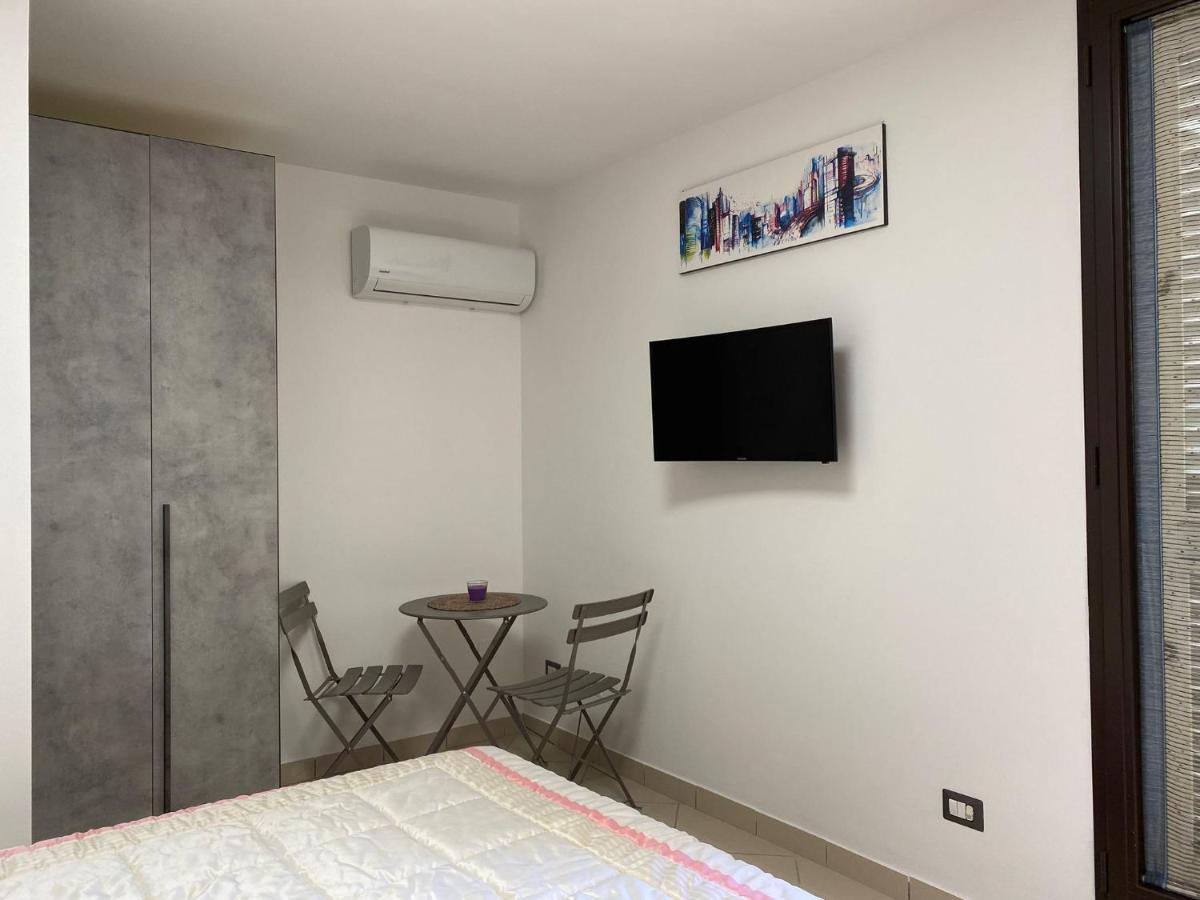 Room Mazzini ليتشي المظهر الخارجي الصورة